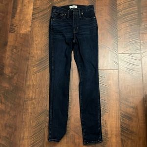 Brand new Madewell high rise skinny jeans.